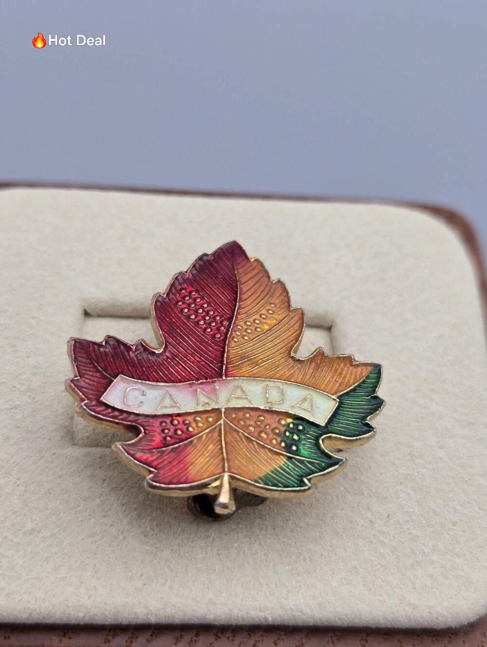 Canada Maple Leaf Enamel Brooch Gold Tone Souvenir Lapel Pin 1" - Picture 3 of 6